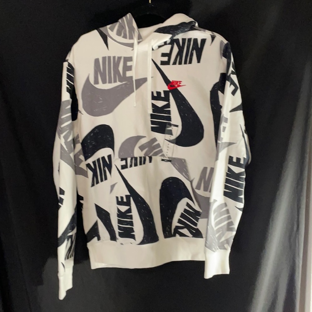 Brand new men's Nike sweatshirt